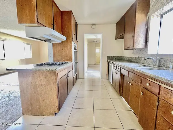 1561 Calzona Court, Simi Valley, CA 93065