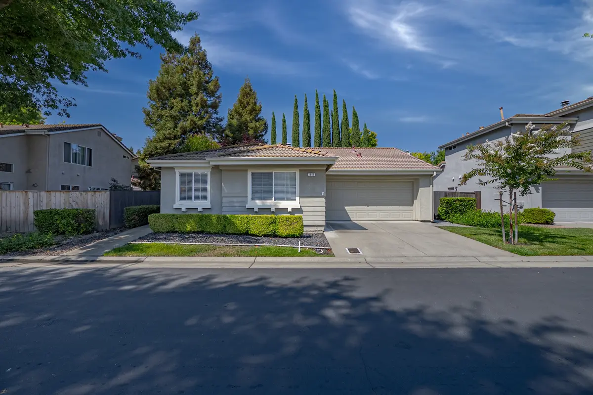 3669 Whispering Creek Cir, Stockton, CA 95219-2324
