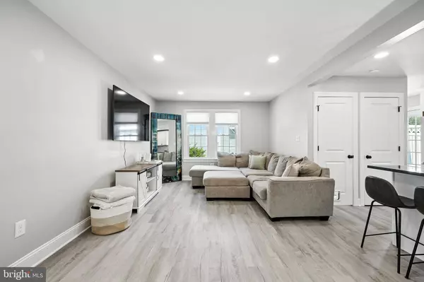 1234 LINCOLN AVE, West Deptford, NJ 08096