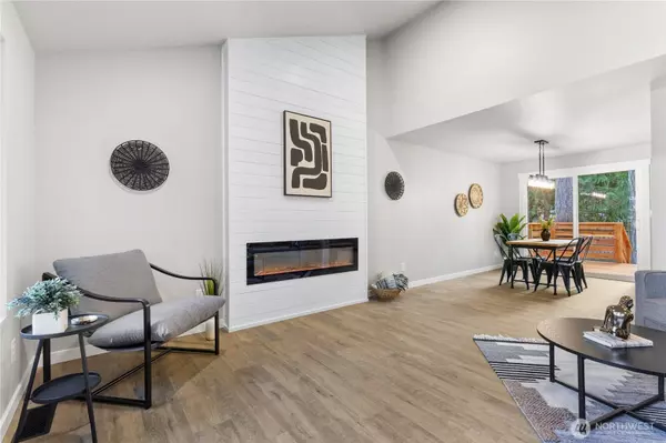 3990 SE Cameron PL, Port Orchard, WA 98366