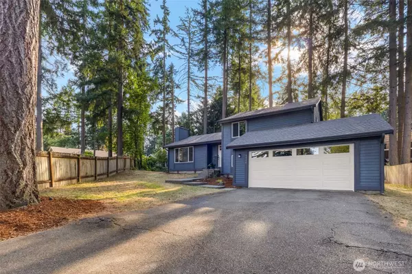 3990 SE Cameron PL, Port Orchard, WA 98366