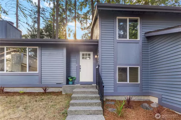 3990 SE Cameron PL, Port Orchard, WA 98366