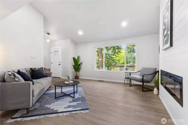 3990 SE Cameron PL, Port Orchard, WA 98366