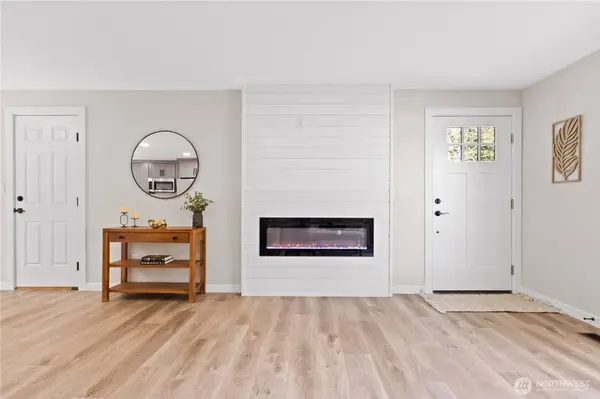 513 NE Cottonwood DR, Bremerton, WA 98311