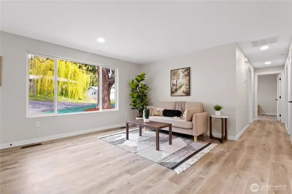 513 NE Cottonwood DR, Bremerton, WA 98311