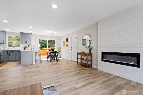 513 NE Cottonwood DR, Bremerton, WA 98311