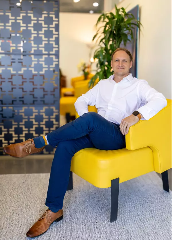 Nicholas Chambers - Chambers Properties Group - exp realty - Houston Real Estate Broker Associate and Team Leader