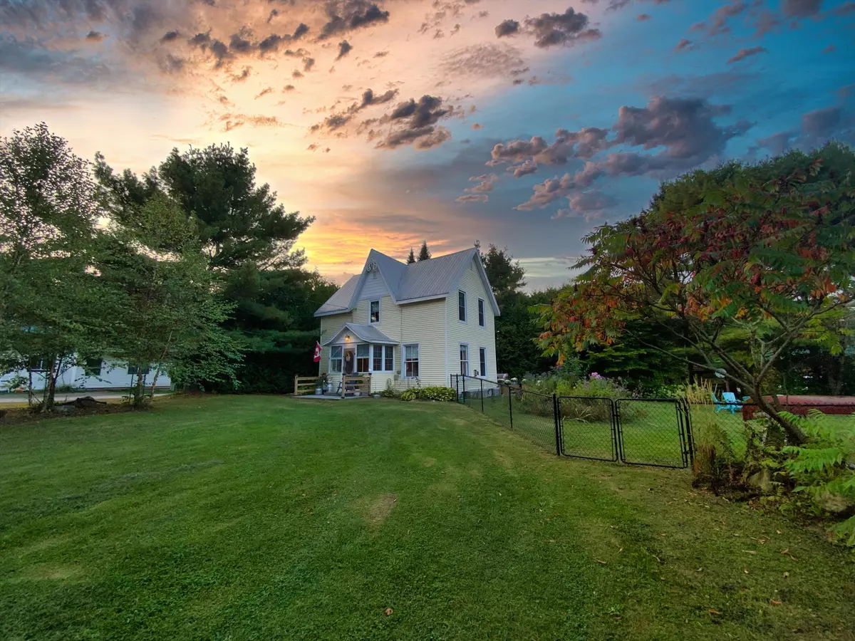 Ontario,,4 Spruce St. Lake of Bays