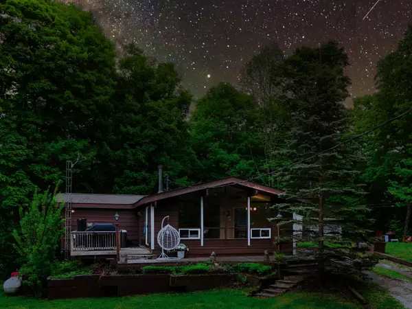 Ontario,,279 & 283 West Point Sands RD Huntsville