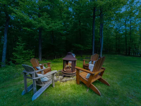 Ontario,,279 & 283 West Point Sands RD Huntsville