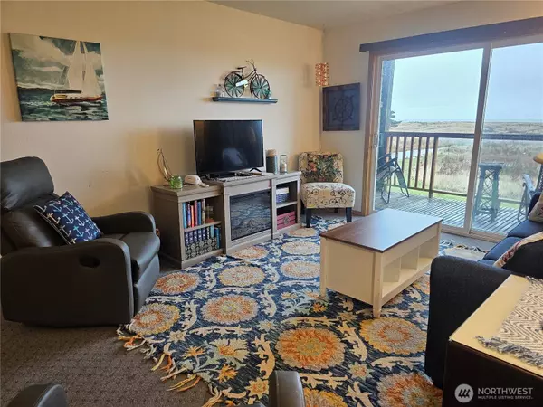 304 14th ST NW #208, Long Beach, WA 98631