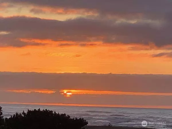 304 14th ST NW #208, Long Beach, WA 98631