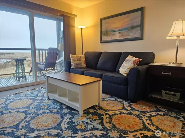 304 14th ST NW #208, Long Beach, WA 98631