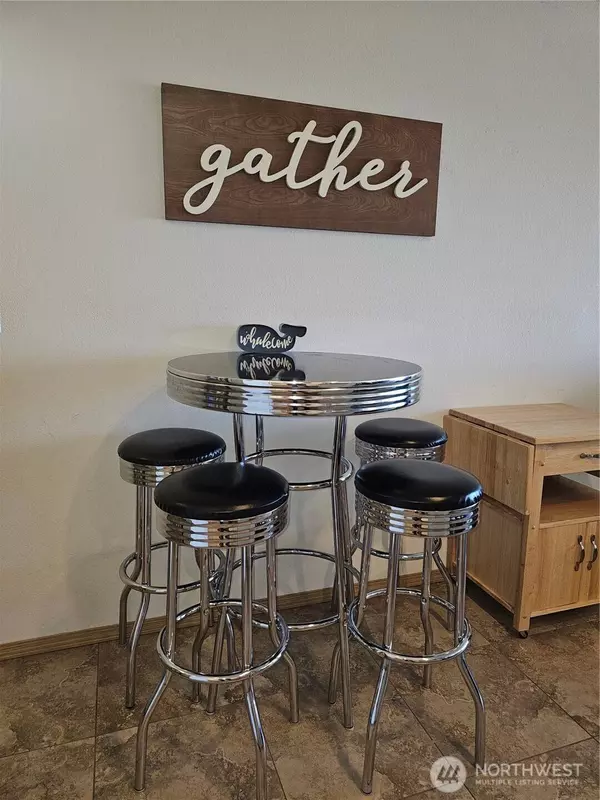 304 14th ST NW #208, Long Beach, WA 98631