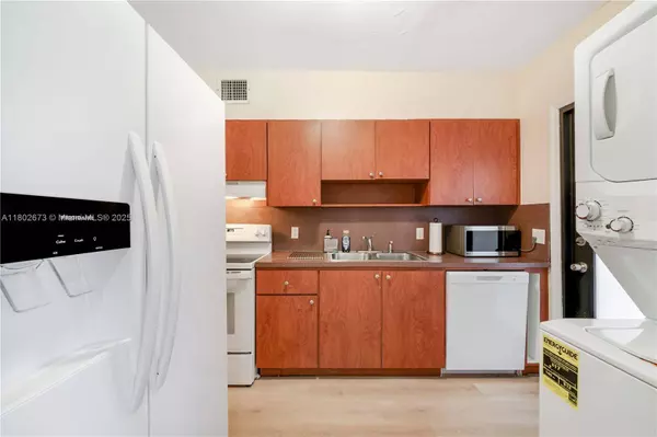 2 NW 47th St, Miami, FL 33127