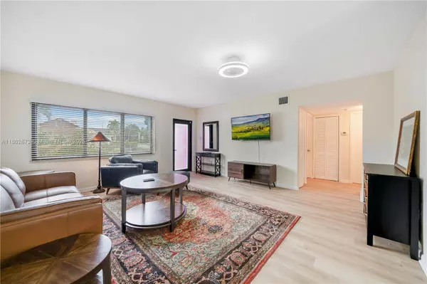 2 NW 47th St, Miami, FL 33127