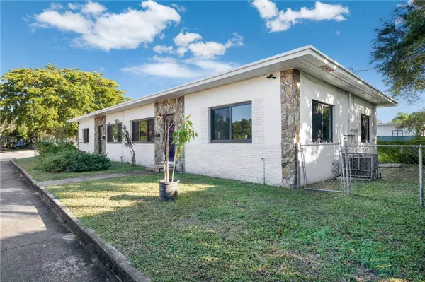 2 NW 47th St, Miami, FL 33127