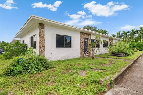 2 NW 47th St, Miami, FL 33127