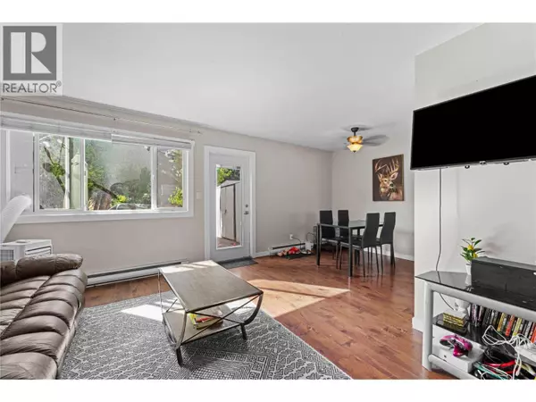 700 Collingwood DR #4, Kamloops, BC V2B6B9