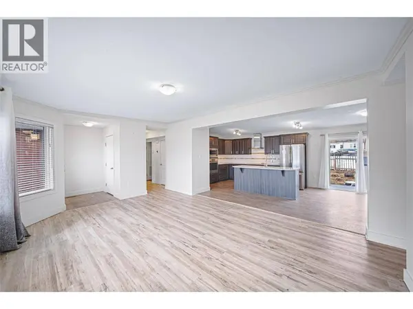 7155 Dallas DR #B11, Kamloops, BC V2C4T1