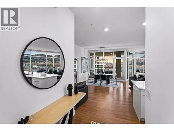 1232 Ellis ST #1403, Kelowna, BC V1Y0J6