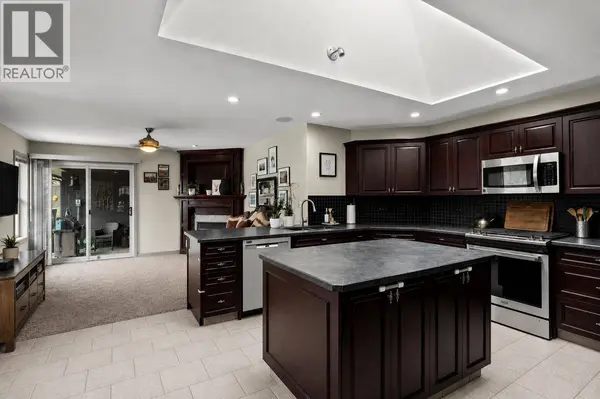 996 Arlington Court, Kamloops, BC V2B8T4