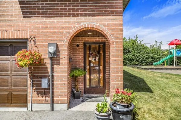 136 Darras Ct, Brampton, ON L6T 1W7