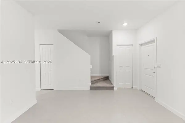 35670 SW 178 Ct, Miami, FL 33034