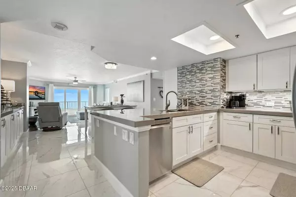 2937 Atlantic AVE, Daytona Beach, FL 32118