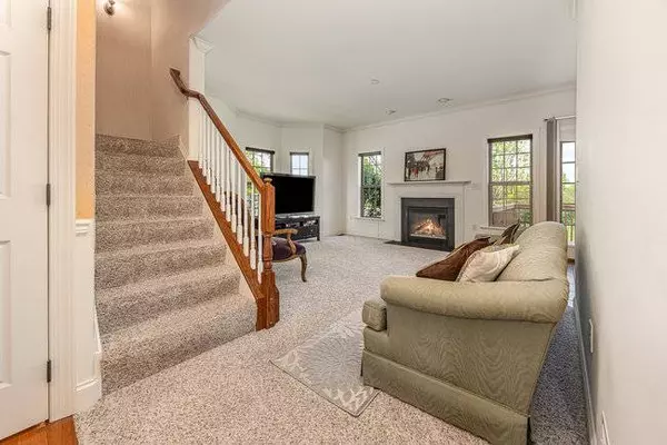 1901 Roxbury Ct, Mechanicsburg, PA 17055-7023