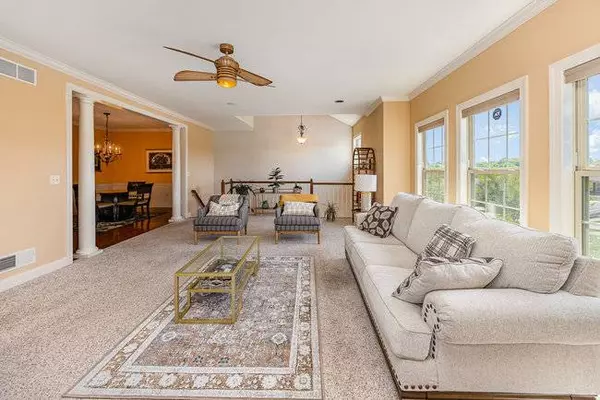 1901 Roxbury Ct, Mechanicsburg, PA 17055-7023