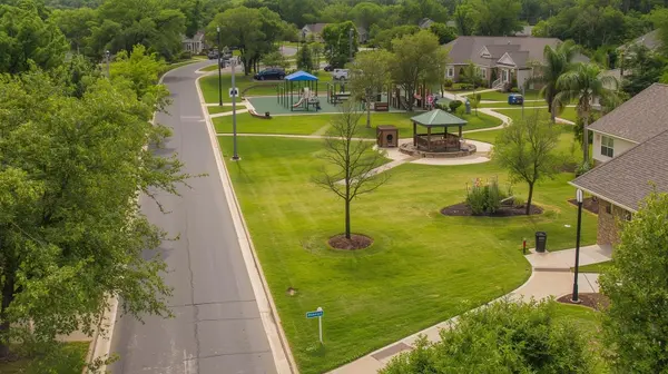Which New Braunfels Real Estate Agent is Best for Relocating Families?,Yitzchak Pierson