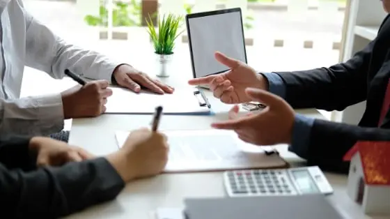 Full-Service REALTOR® in New Braunfels vs. Transaction-Only Agent: What’s the Difference?,Yitzchak Pierson