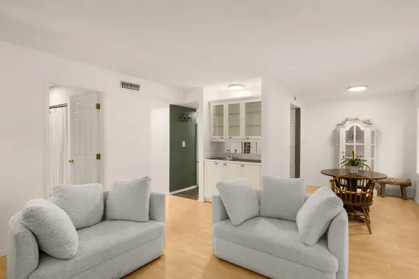 14331 124th St NE Unit #c40, Kirkland, WA 98034