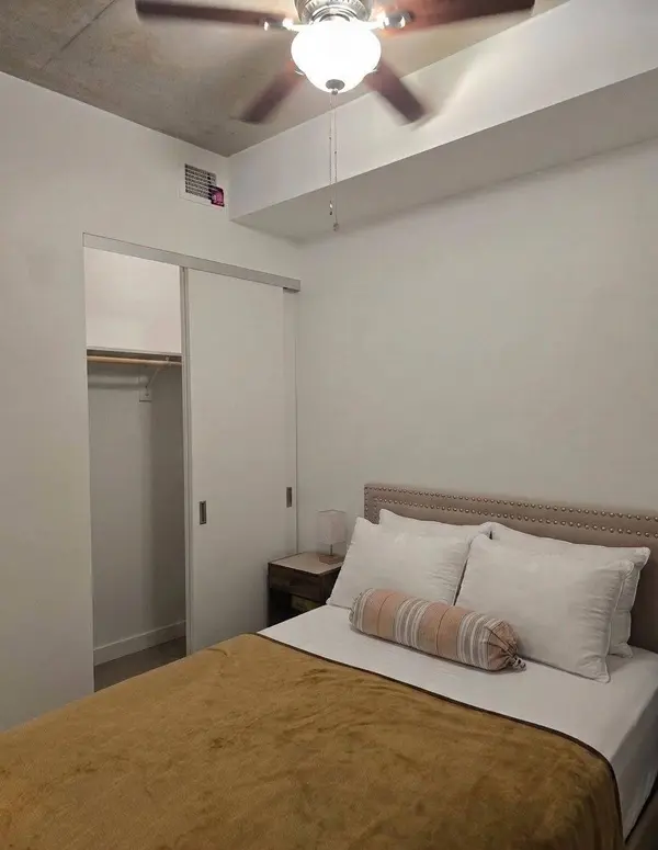 203 Catherine ST #204, Ottawa Centre, ON K2P 1J5
