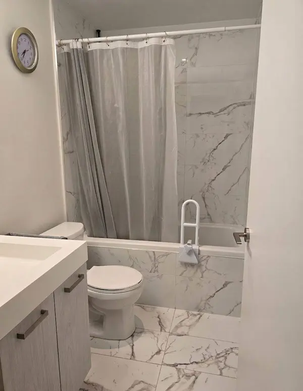 203 Catherine ST #204, Ottawa Centre, ON K2P 1J5