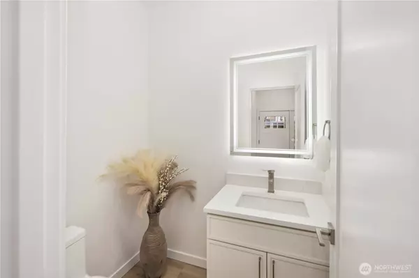 15604 48th Pl W, Edmonds, WA 98026