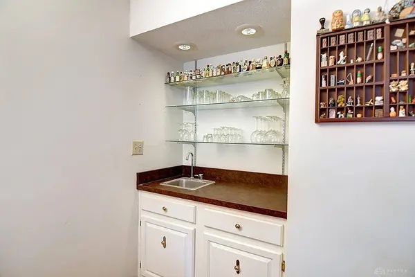 6069 N Quinella Way, Centerville, OH 45459