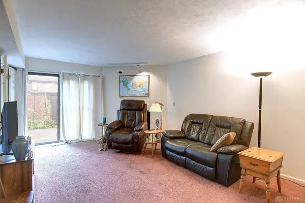 6069 N Quinella Way, Centerville, OH 45459