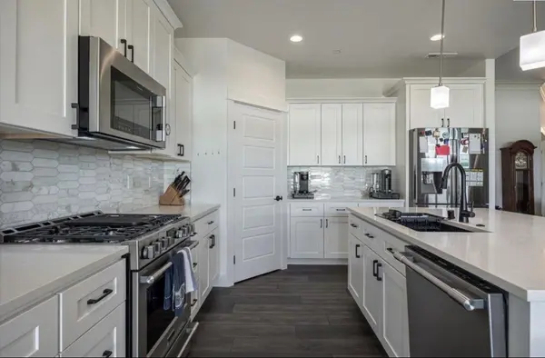 3576 Curtis Dr, West Richland, WA 99353-7849