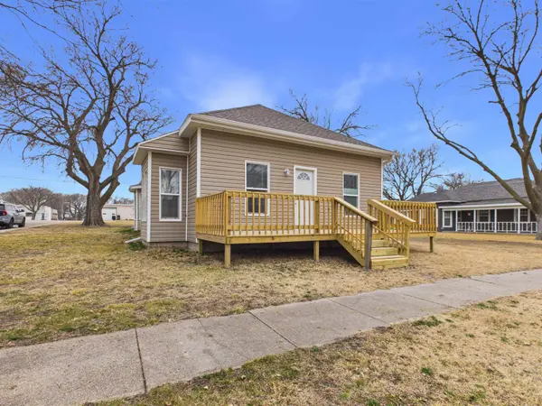 401 Hubbard Street, Hildreth, NE 68947