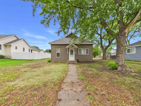413 Commercial, Hildreth, NE 68847