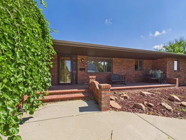 716 E 5th Street