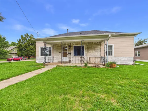 206 E 1st