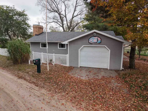 6 El Charman, Gibbon, NE 68840