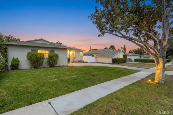 1033 E Francis St, Corona, CA 92879