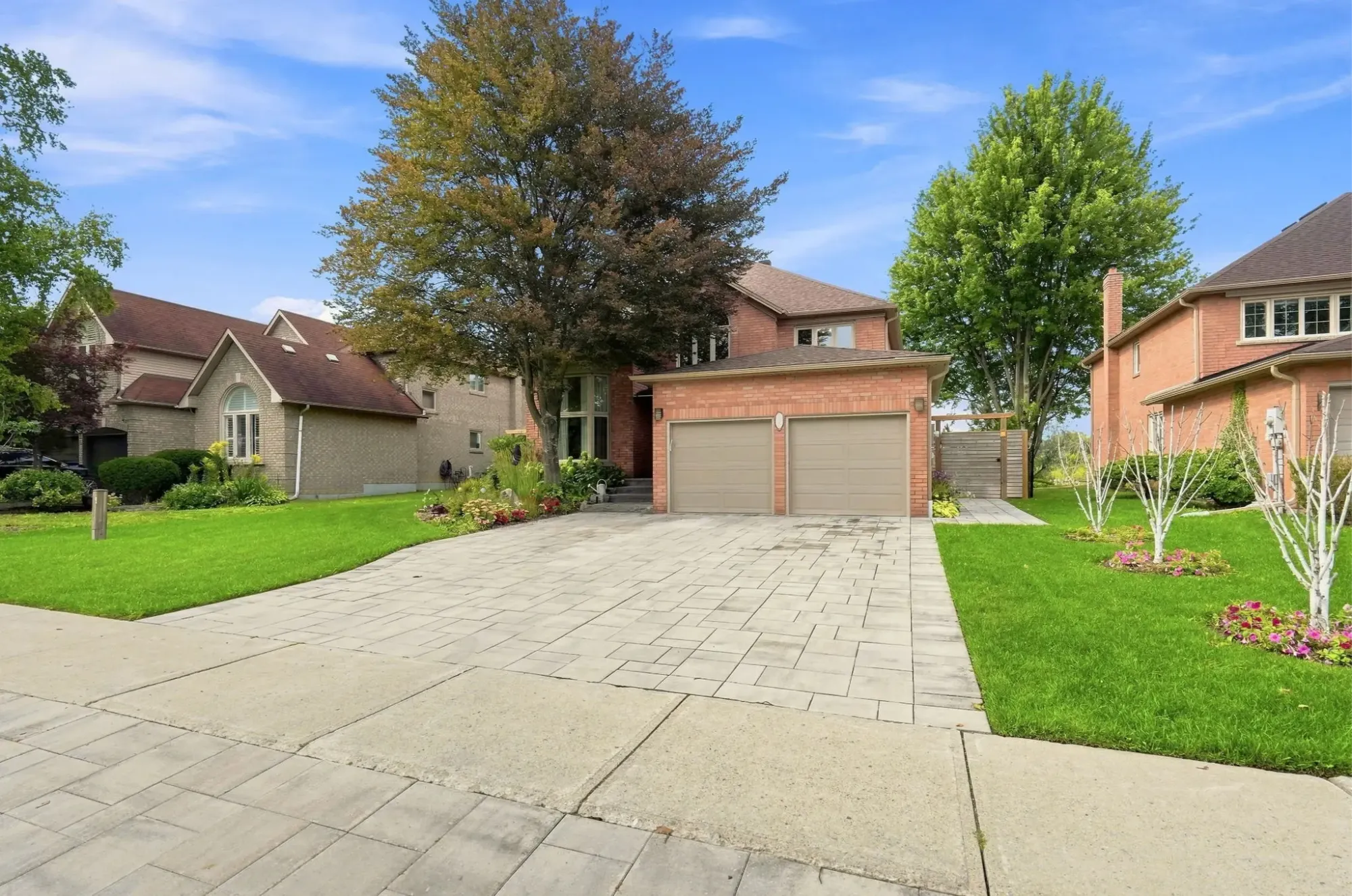 Seasonal luxury home maintenance in Newmarket and Aurora, Ontario