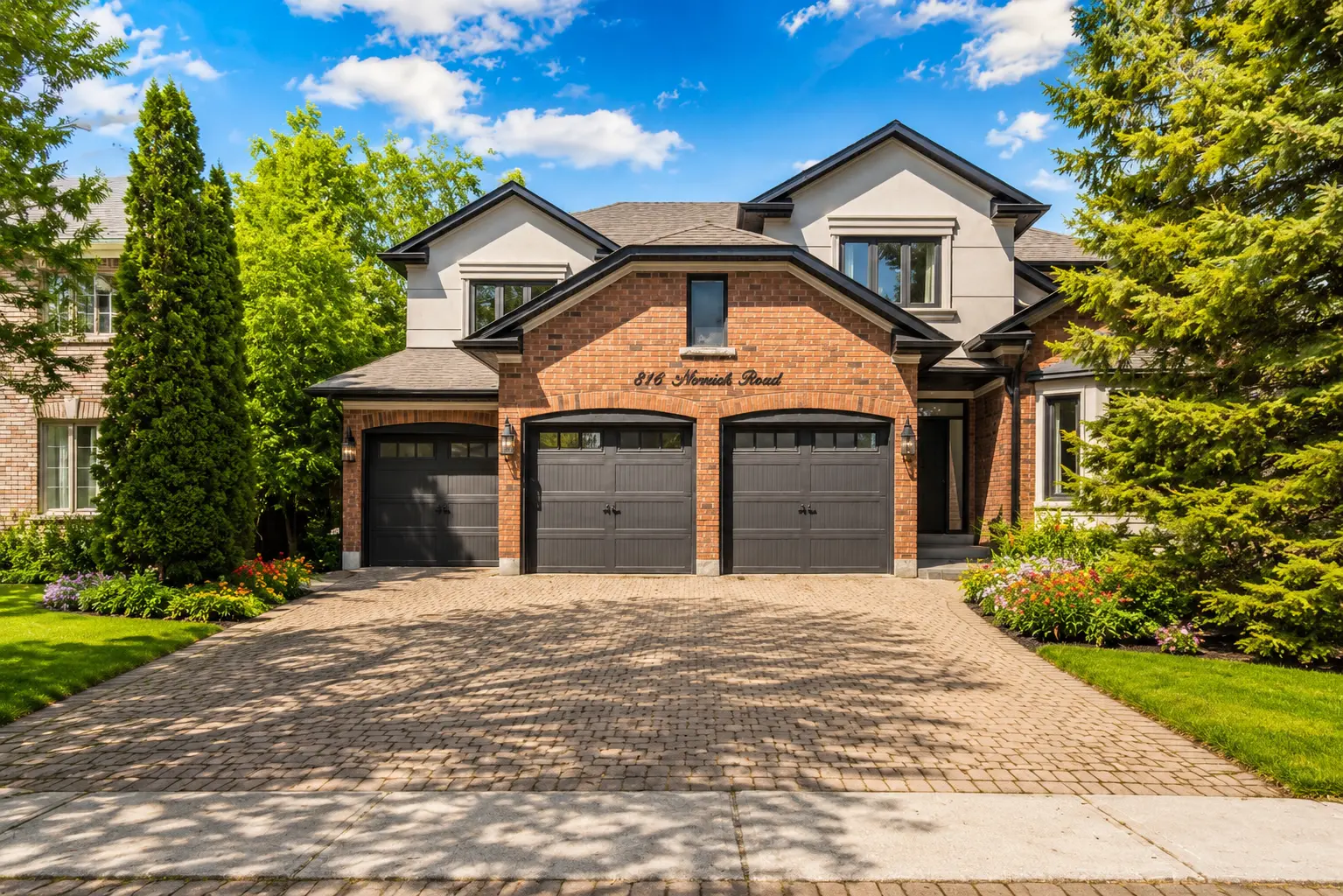 Front exterior of 816 Norwick Road luxury estate in Stonehaven-Wyndham, Newmarket