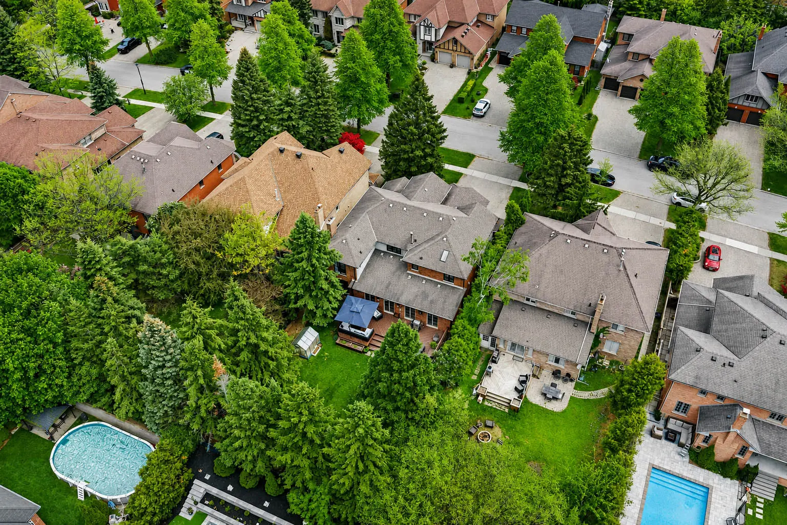 Aerial view of 816 Norwick Road and surrounding Stonehaven-Wyndham homes in Newmarket