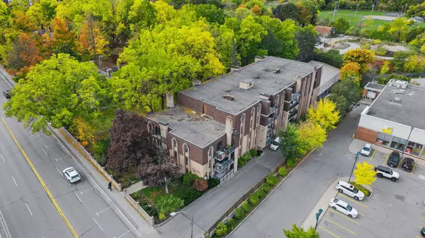 15390 Yonge St #203, Aurora — Sophisticated Condo Living in the Heart of Town,Grace Simon | New Doors Group | eXp Luxury
